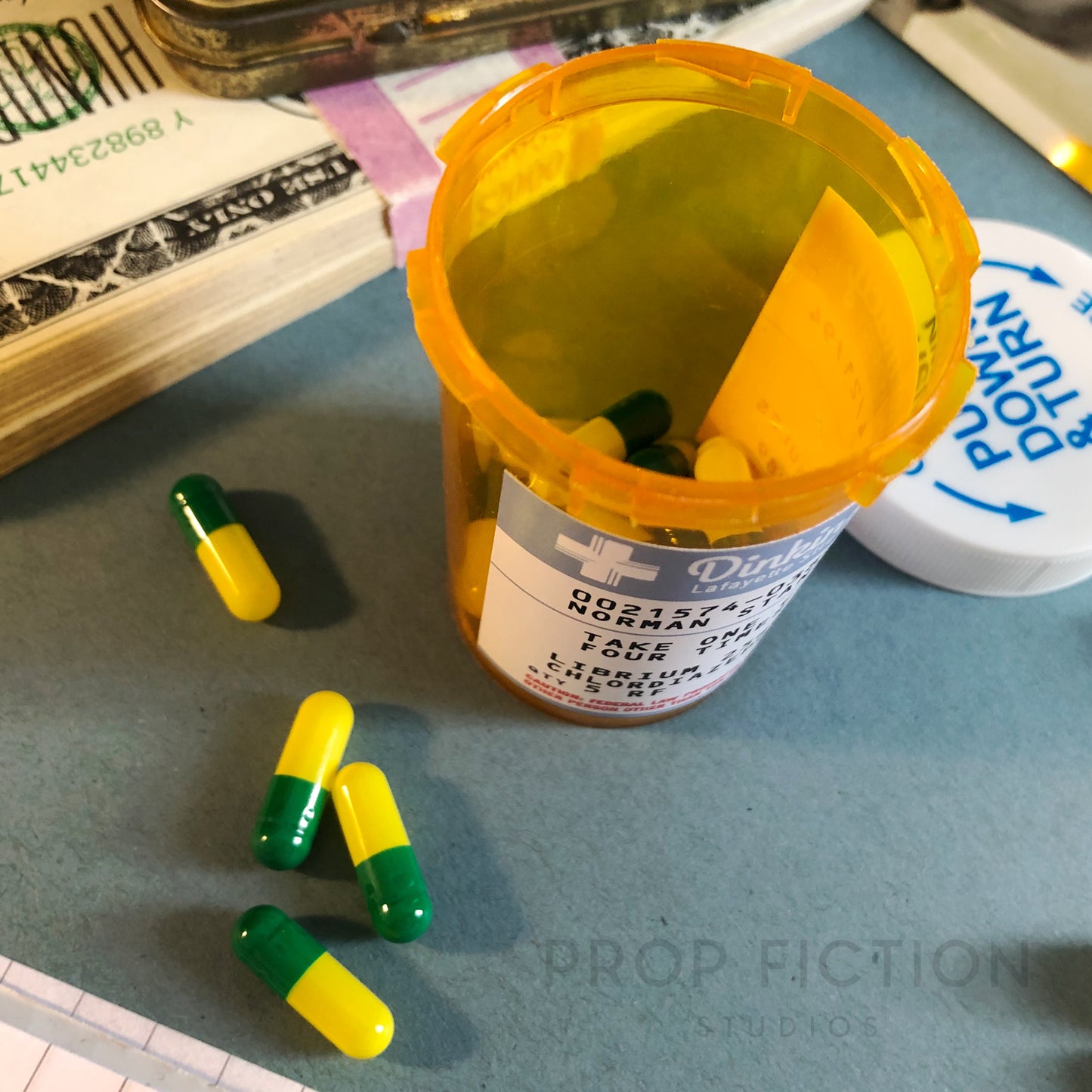 Leon / Léon: Prop 'Stanfield's Pills' Pot / Cosplay Capsule Container