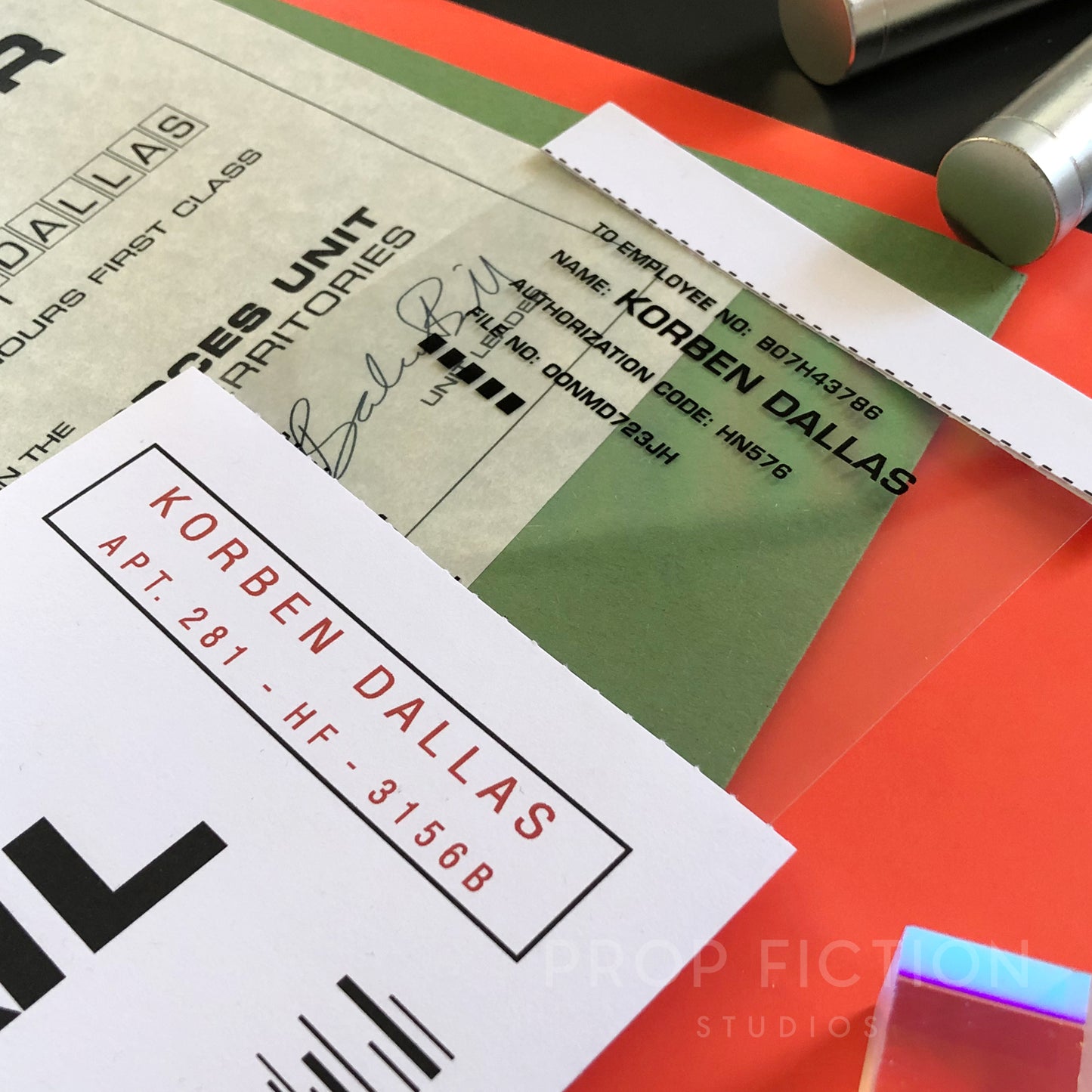 The Fifth Element - Prop Medal of Honor Certificate and NYC Mail Display Set