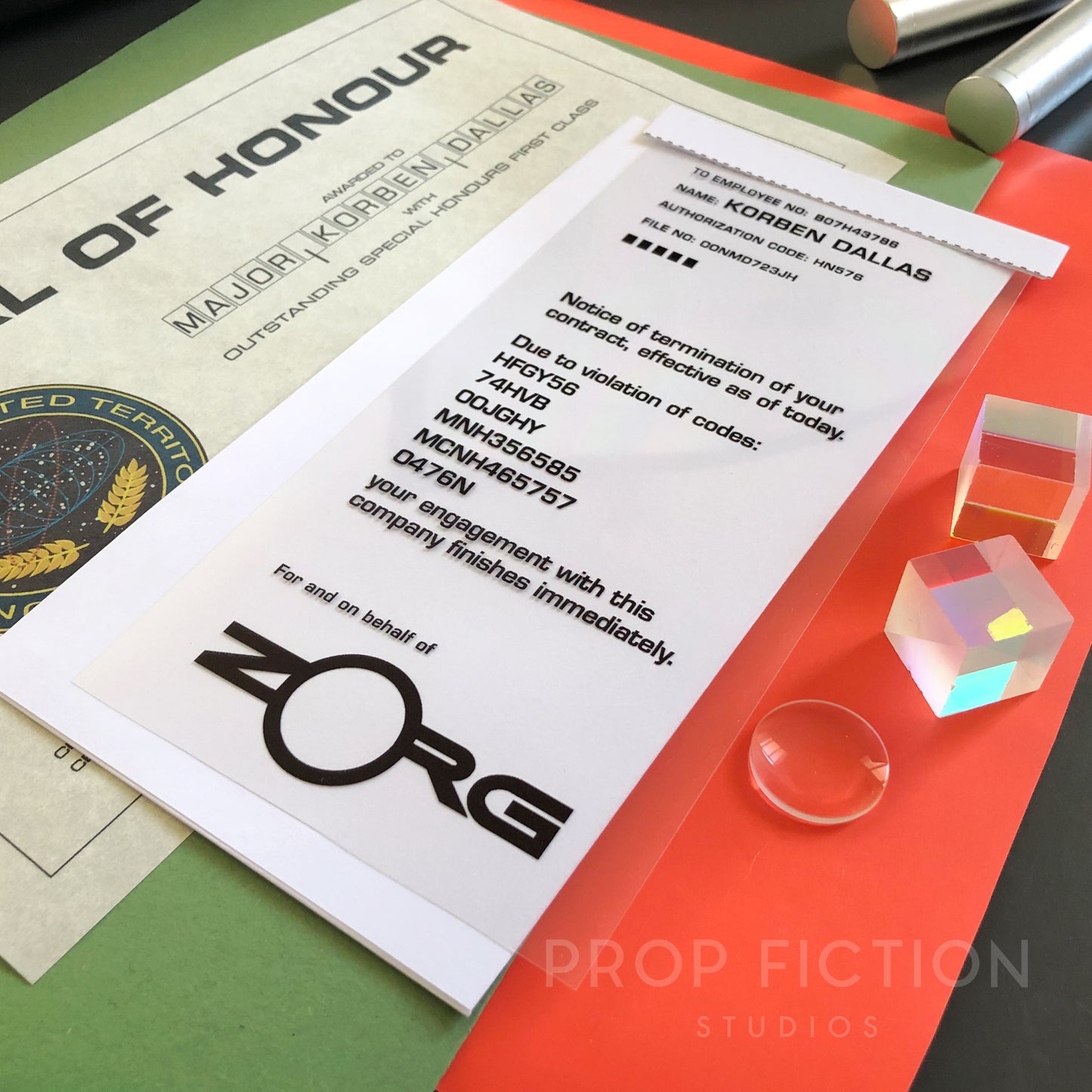 The Fifth Element - Prop Medal of Honor Certificate and NYC Mail Display Set