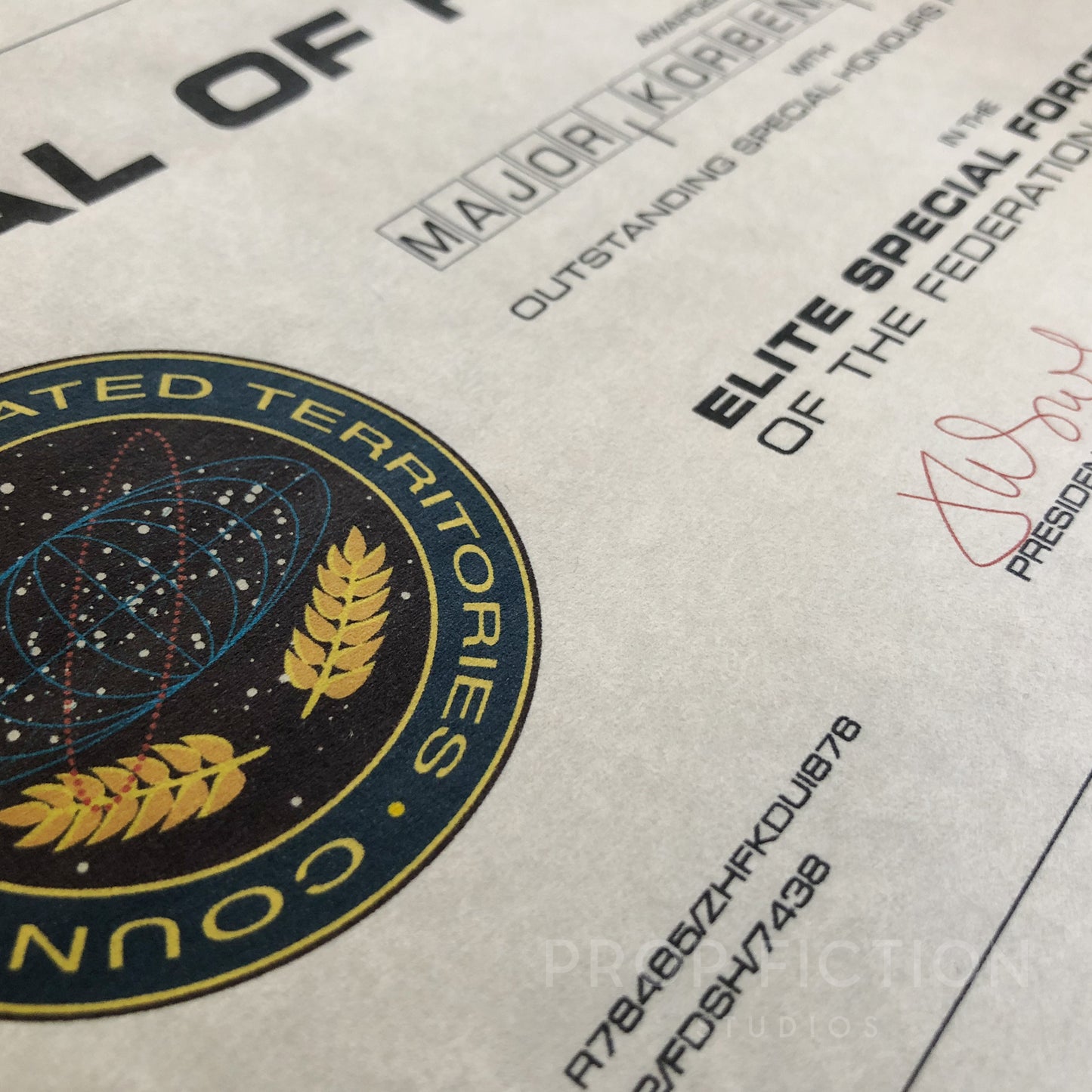 The Fifth Element - Prop Medal of Honor Certificate and NYC Mail Display Set