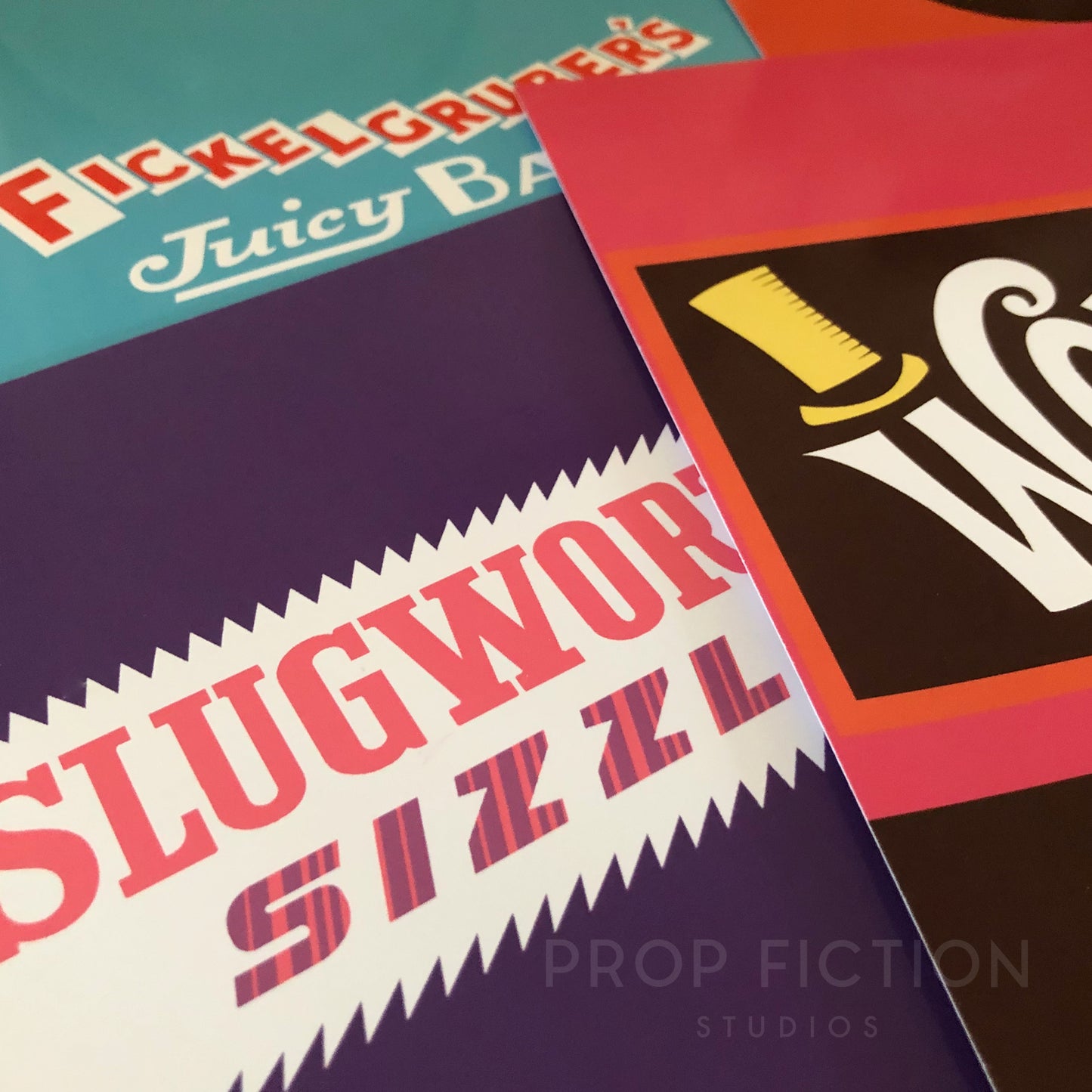 Willy Wonka & the Chocolate Factory - Prop Wrapper and Golden Ticket Display Set