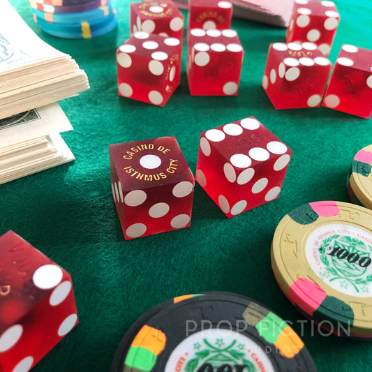 James Bond 007 Cosplay Display: Licence to Kill - Pair of Vintage Prop Casino de Isthmus Dice