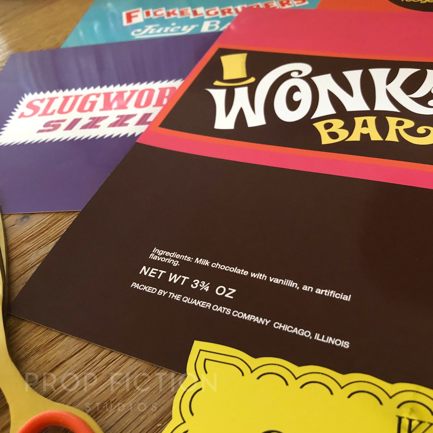 Willy Wonka & the Chocolate Factory - Prop Wrapper and Golden Ticket Display Set