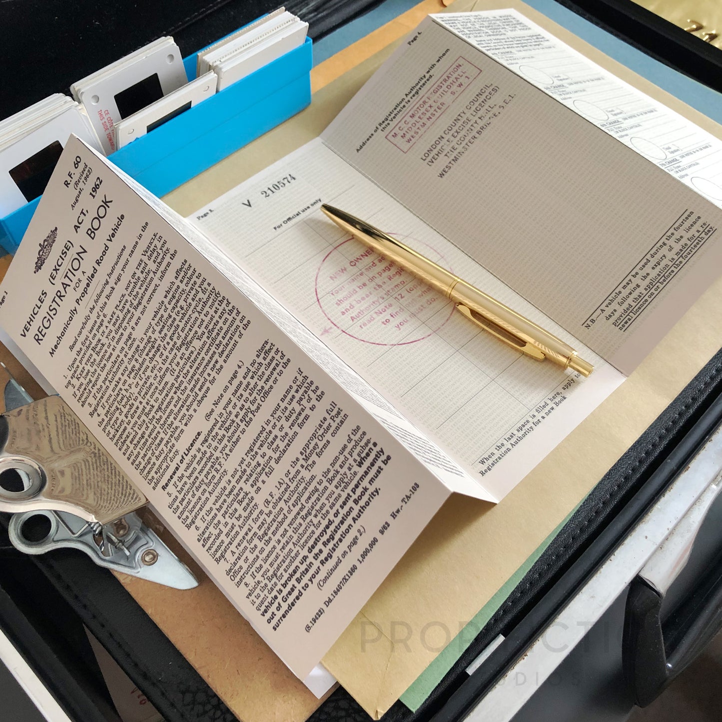 James Bond 007: Goldfinger - Prop 1960s Vintage Aston Martin DB5 / Cosplay Car Vehicle Log Book