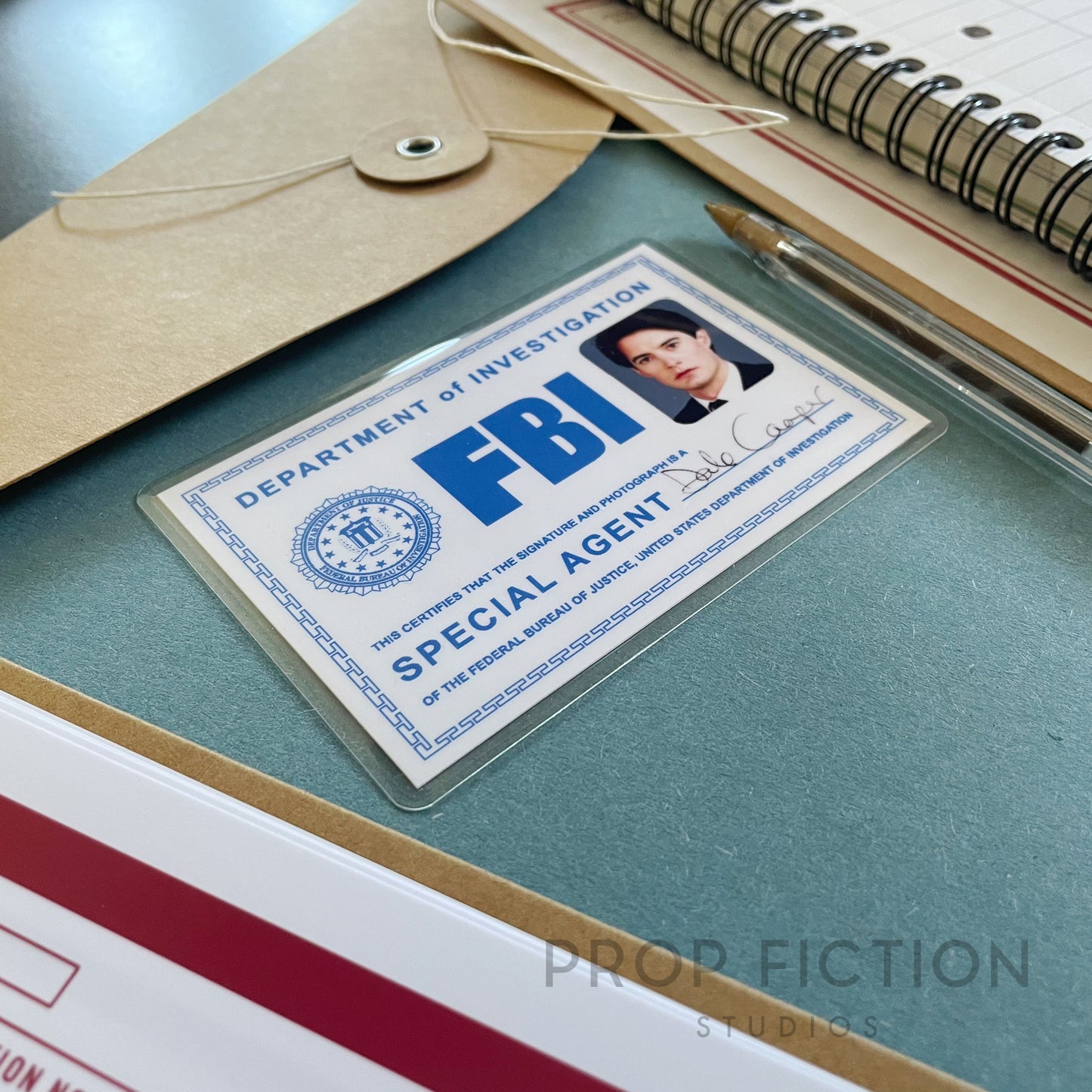 Twin Peaks - Dale Cooper Investigation Prop / Cosplay FBI Agent Wallet ID Card