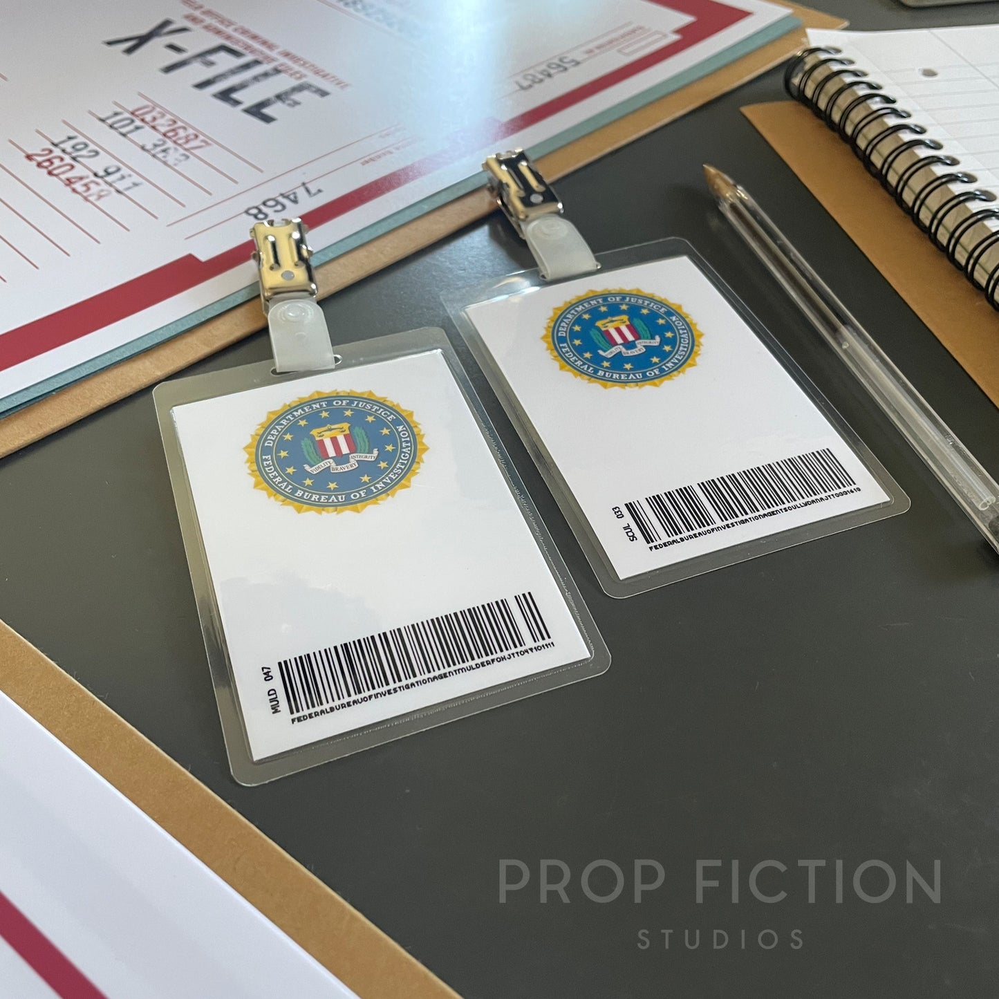 X-Files - Fox Mulder & Dana Scully Clip-on FBI Display Prop / Cosplay ID Cards