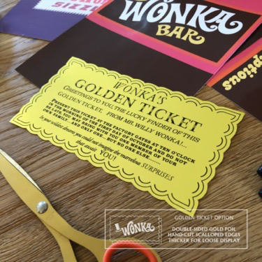 Willy Wonka & the Chocolate Factory - Prop Wrapper and Golden Ticket Display Set