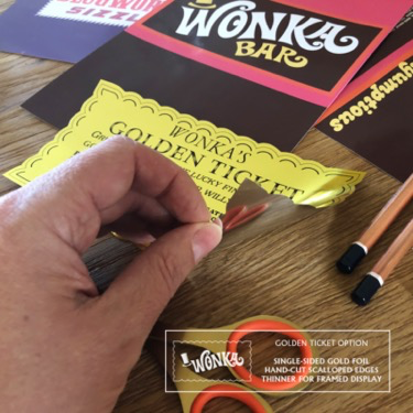 Willy Wonka & the Chocolate Factory - Prop Wrapper and Golden Ticket Display Set