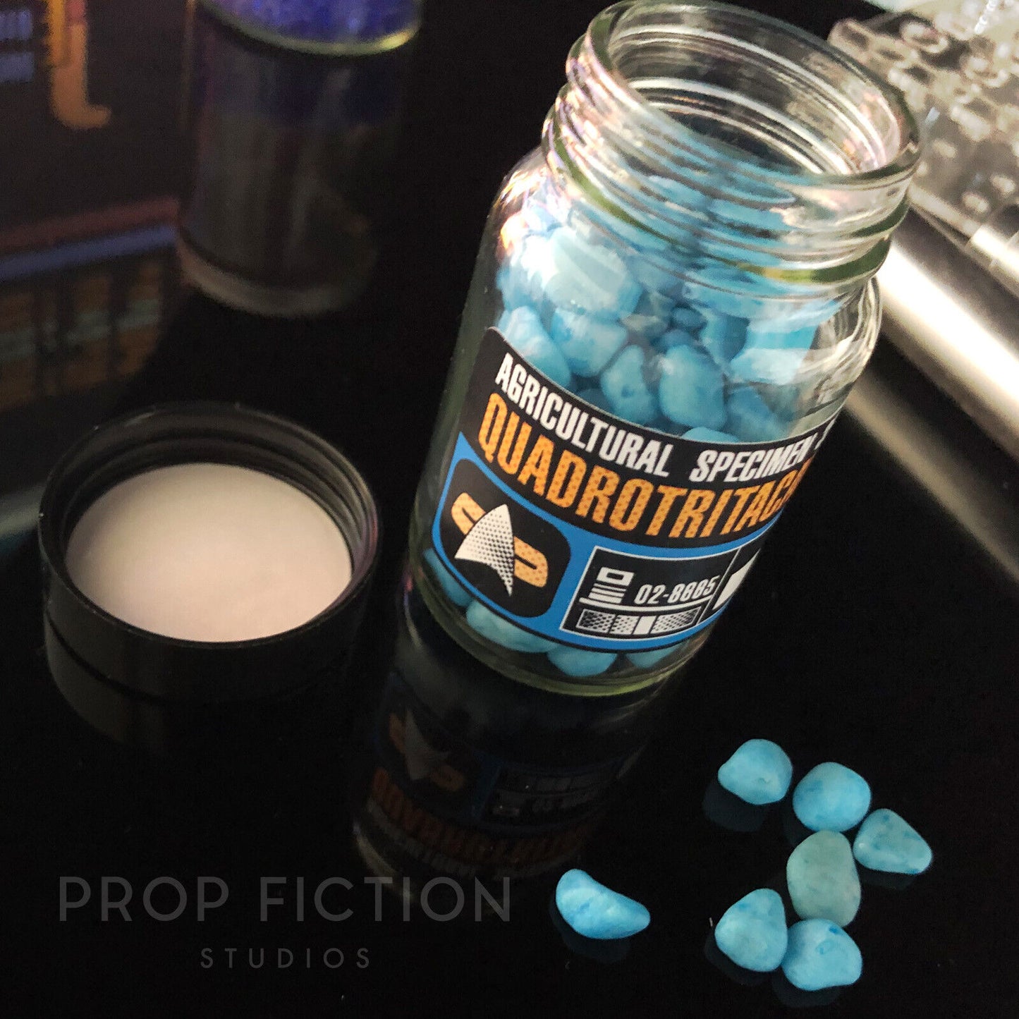 ST Cosplay Display: Prop ‘Tribble Food’ Specimen Jar / Glass Lab Display