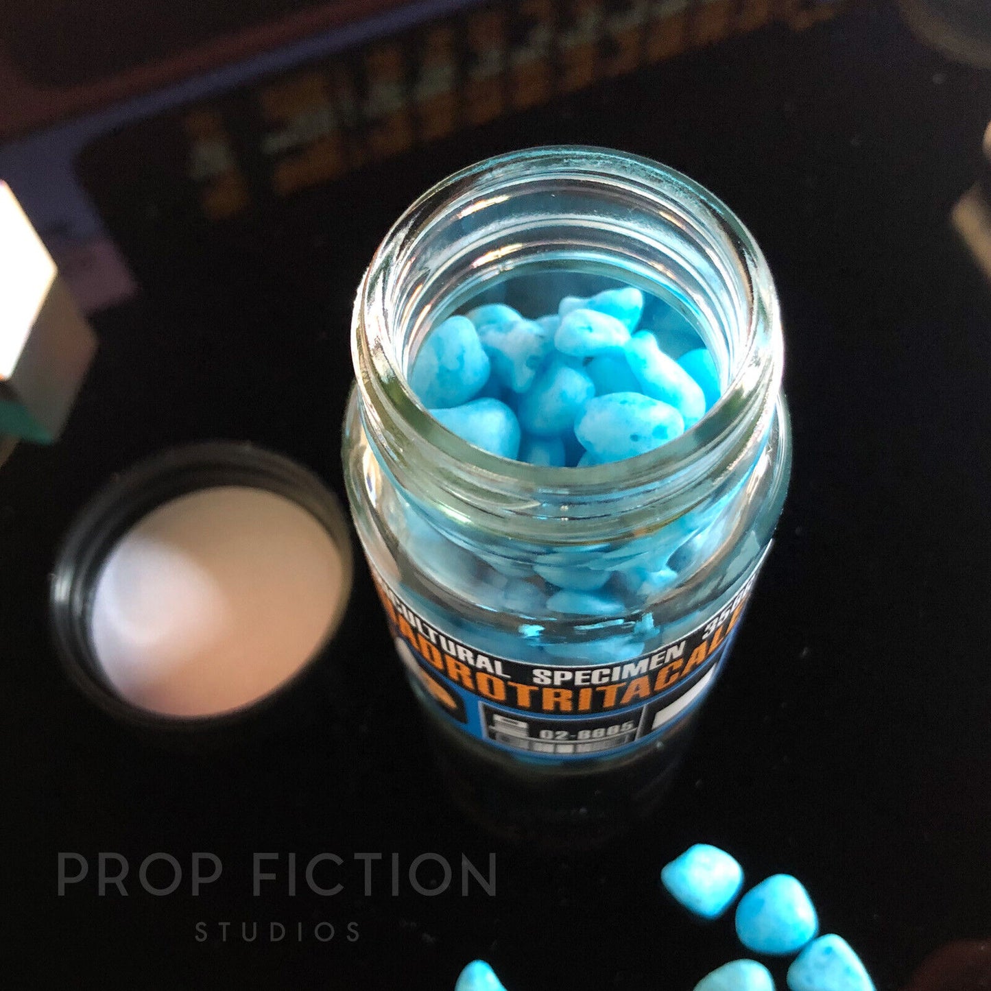 ST Cosplay Display: Prop ‘Tribble Food’ Specimen Jar / Glass Lab Display