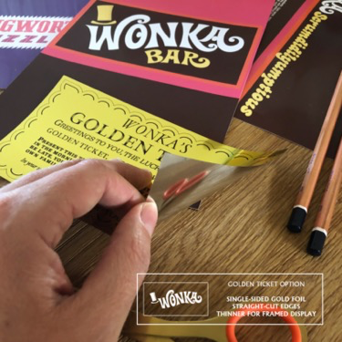 Willy Wonka & the Chocolate Factory - Prop Wrapper and Golden Ticket Display Set