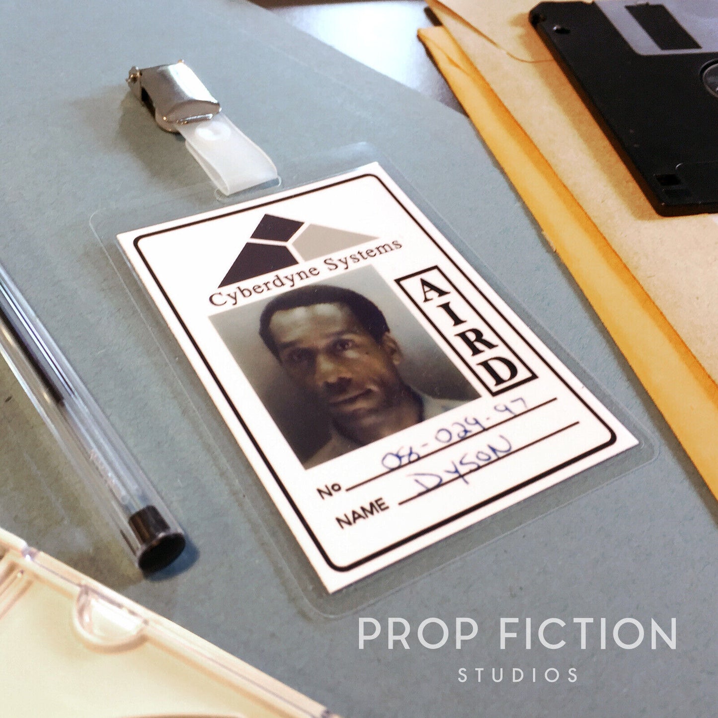 T2: Judgment Day: Cyberdyne Cosplay Security Passes / Prop T-1000 Display Card