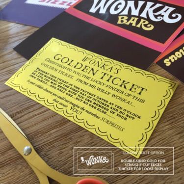 Willy Wonka & the Chocolate Factory - Prop Wrapper and Golden Ticket Display Set