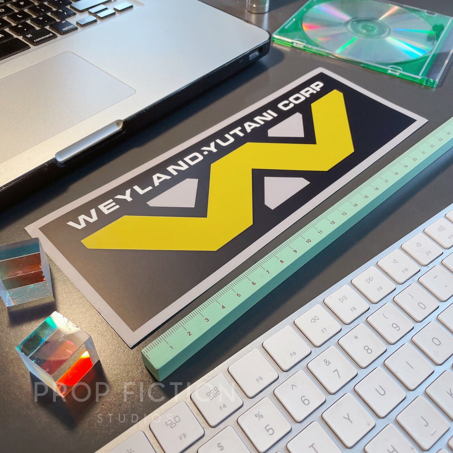 Cosplay Set Dressing Display: Prop Weiland-Yutani Large Case Sticker / Cosplay Set Equipment Decal