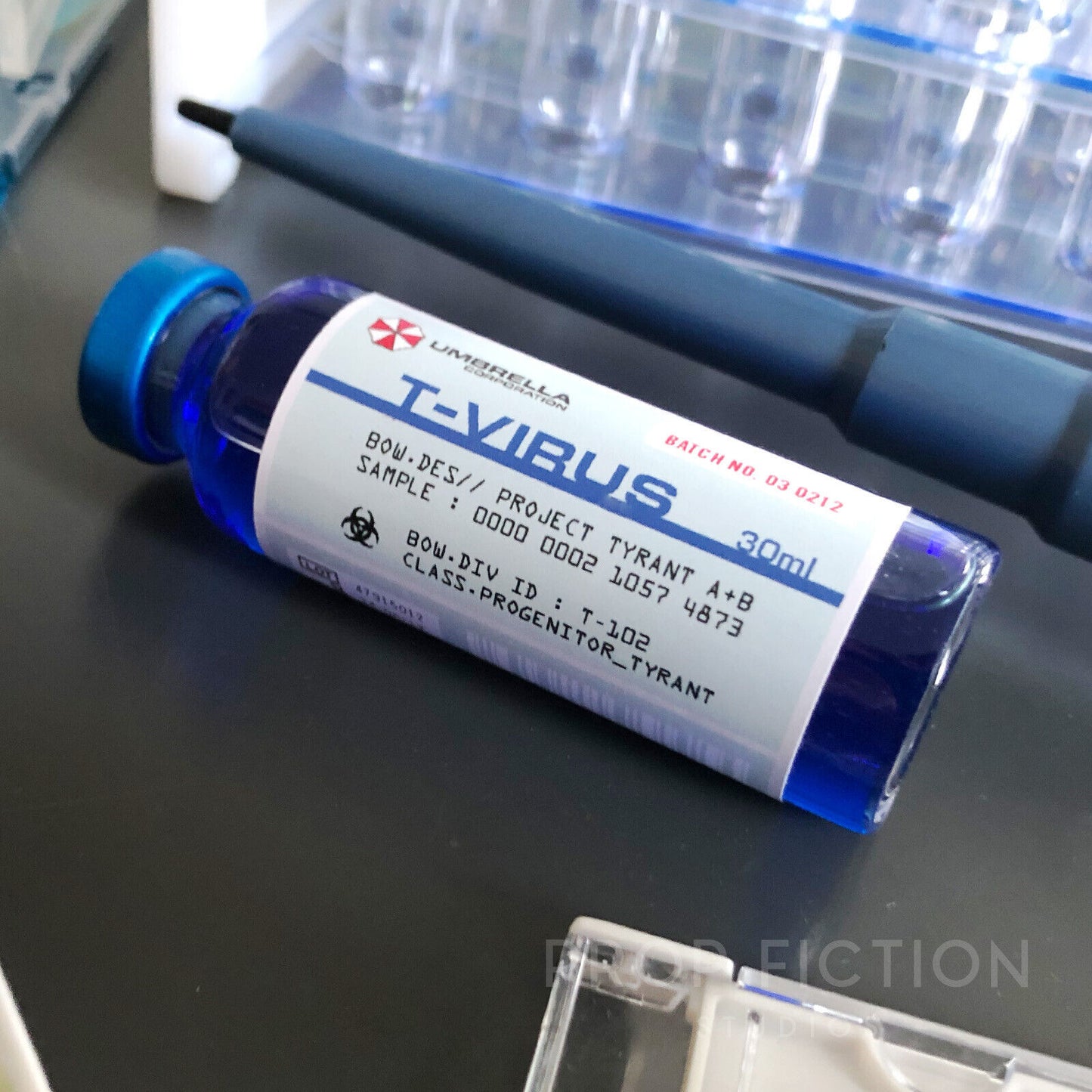 Cosplay Display Prop T-Virus Lab Samples / Umbrella Corporation Cosplay Vial Set