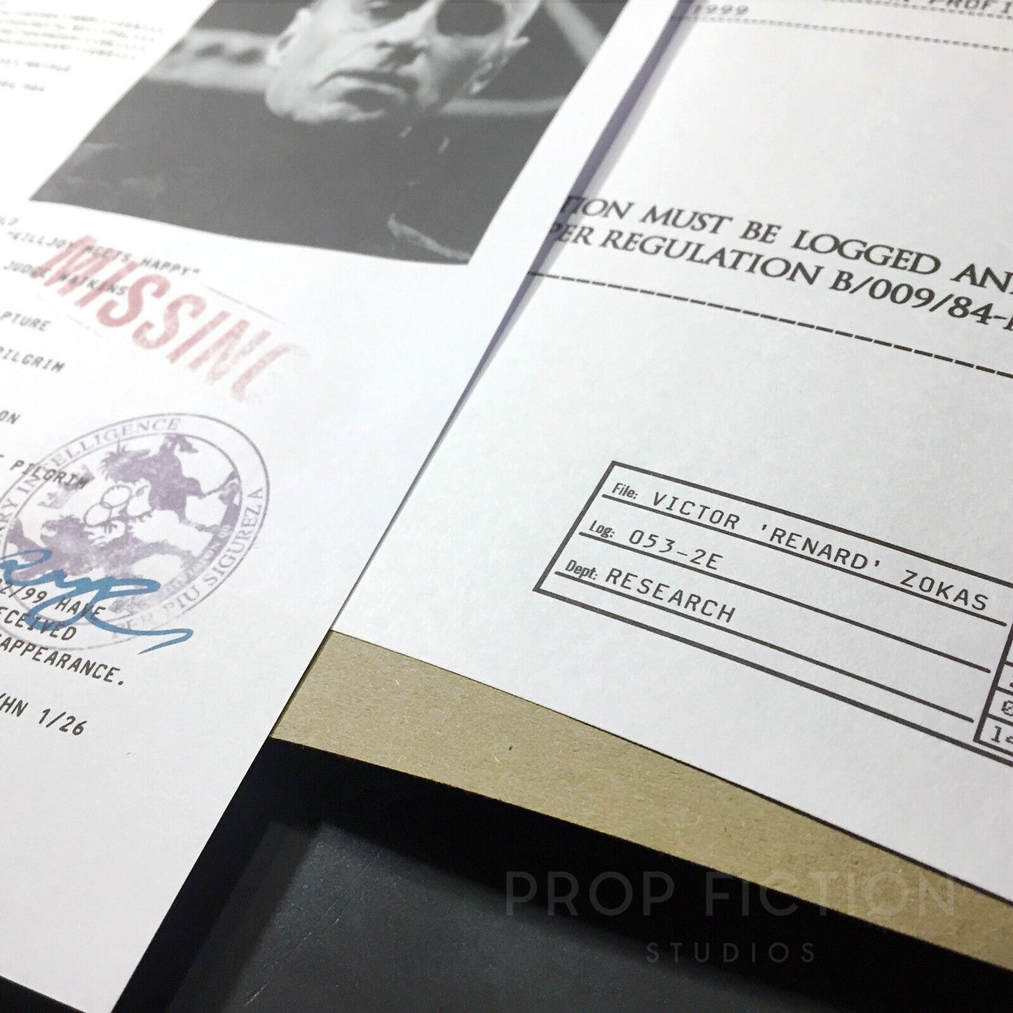 Cosplay Display: World is Not Enough TWINE - Prop MI6 Renard Report Case File