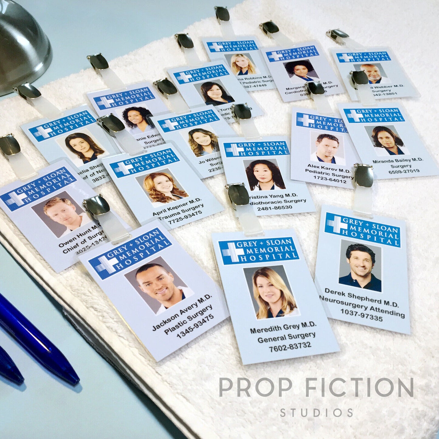 Grey’s Anatomy: Grey + Sloan Memorial Hospital Doctor Set / MD Clip-on ID Cards