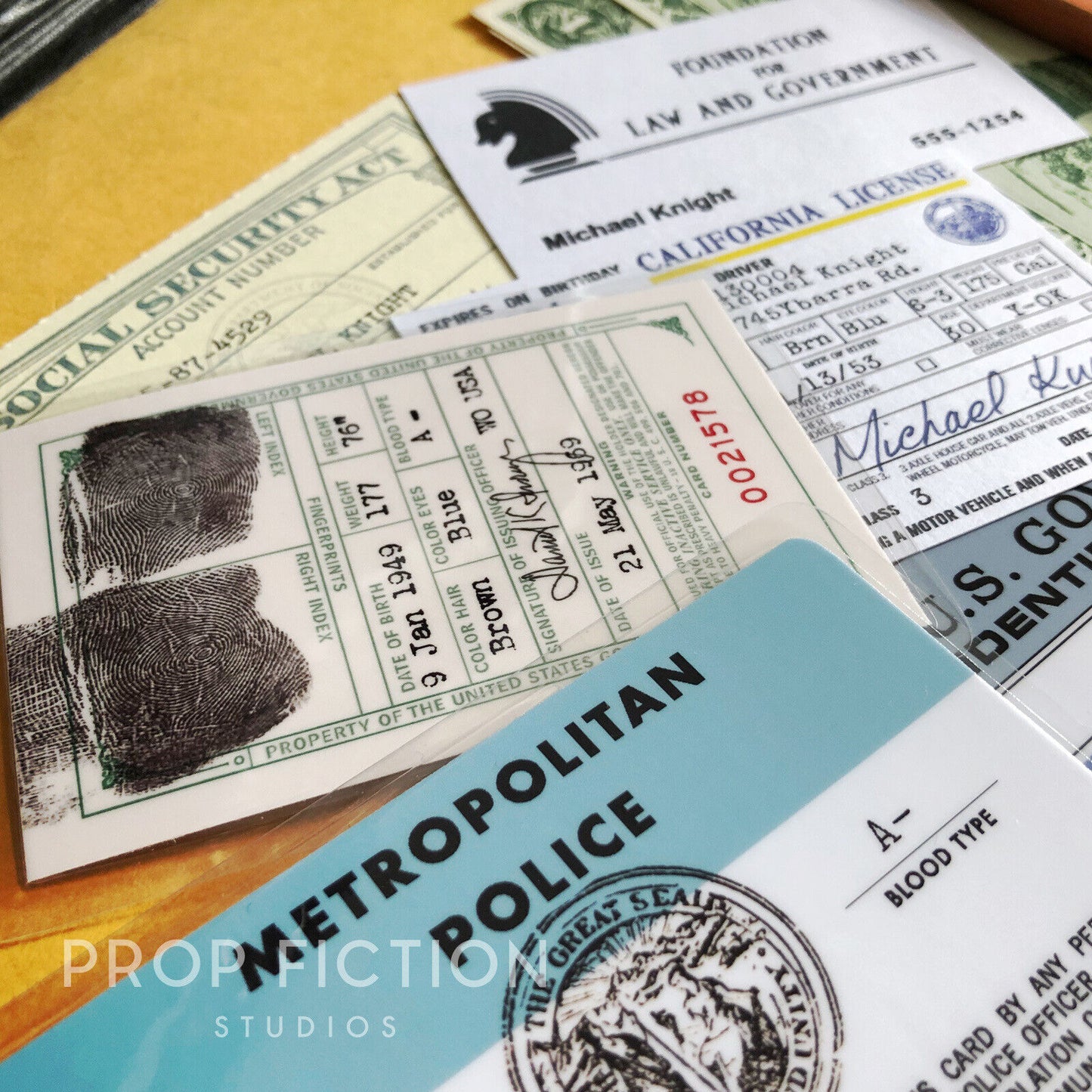 Knight Rider: Prop Vintage Issue ID Cards / Michael Knight Cosplay ID Set