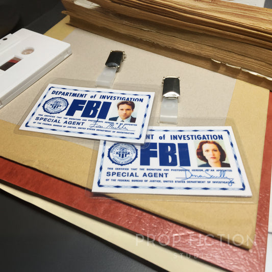 X-Files - Fox Mulder & Dana Scully Clip-on Prop / Cosplay FBI ID Wallet Cards