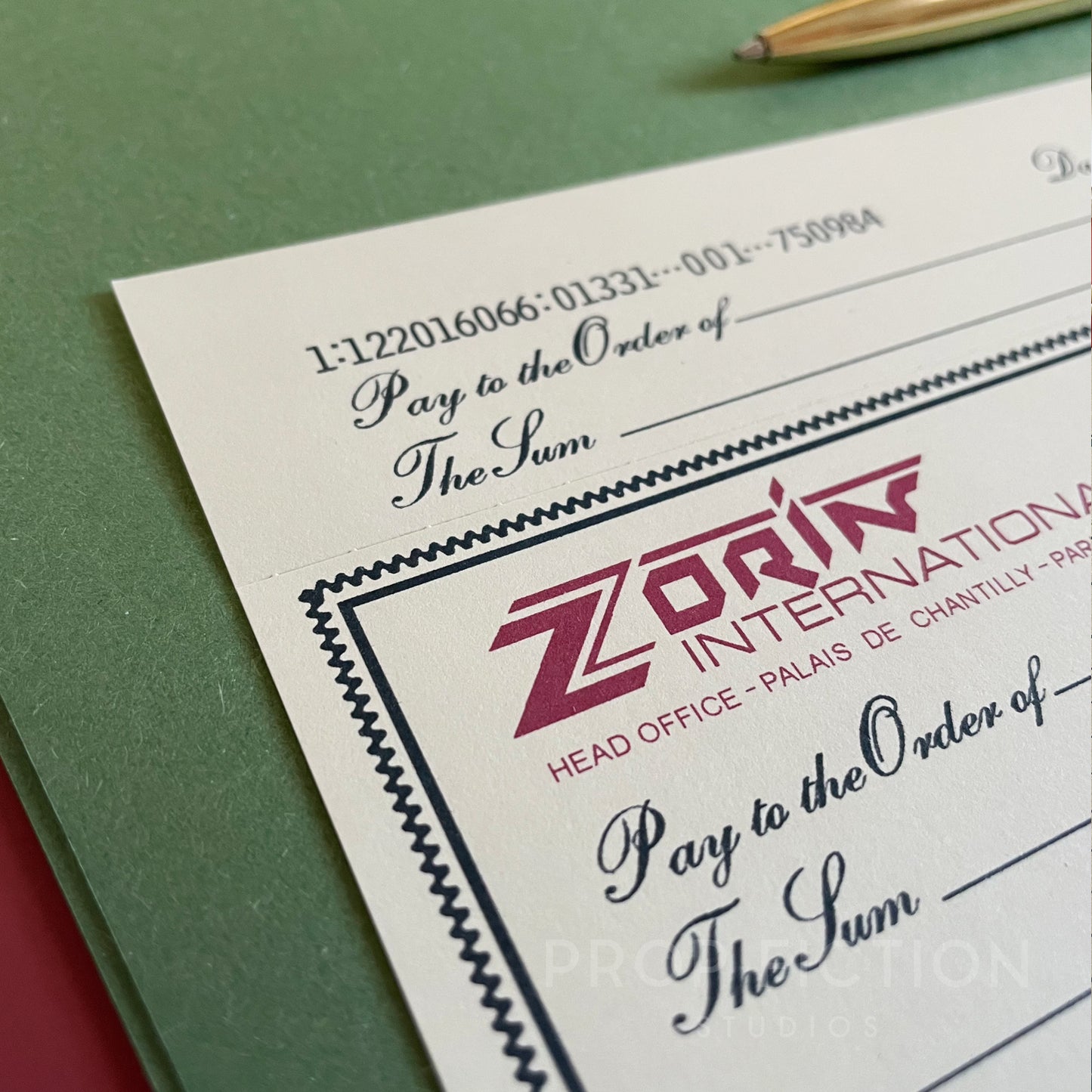 James Bond 007 Cosplay Display: A View to a Kill - Prop Zorin Bank Cheque / Bank Check