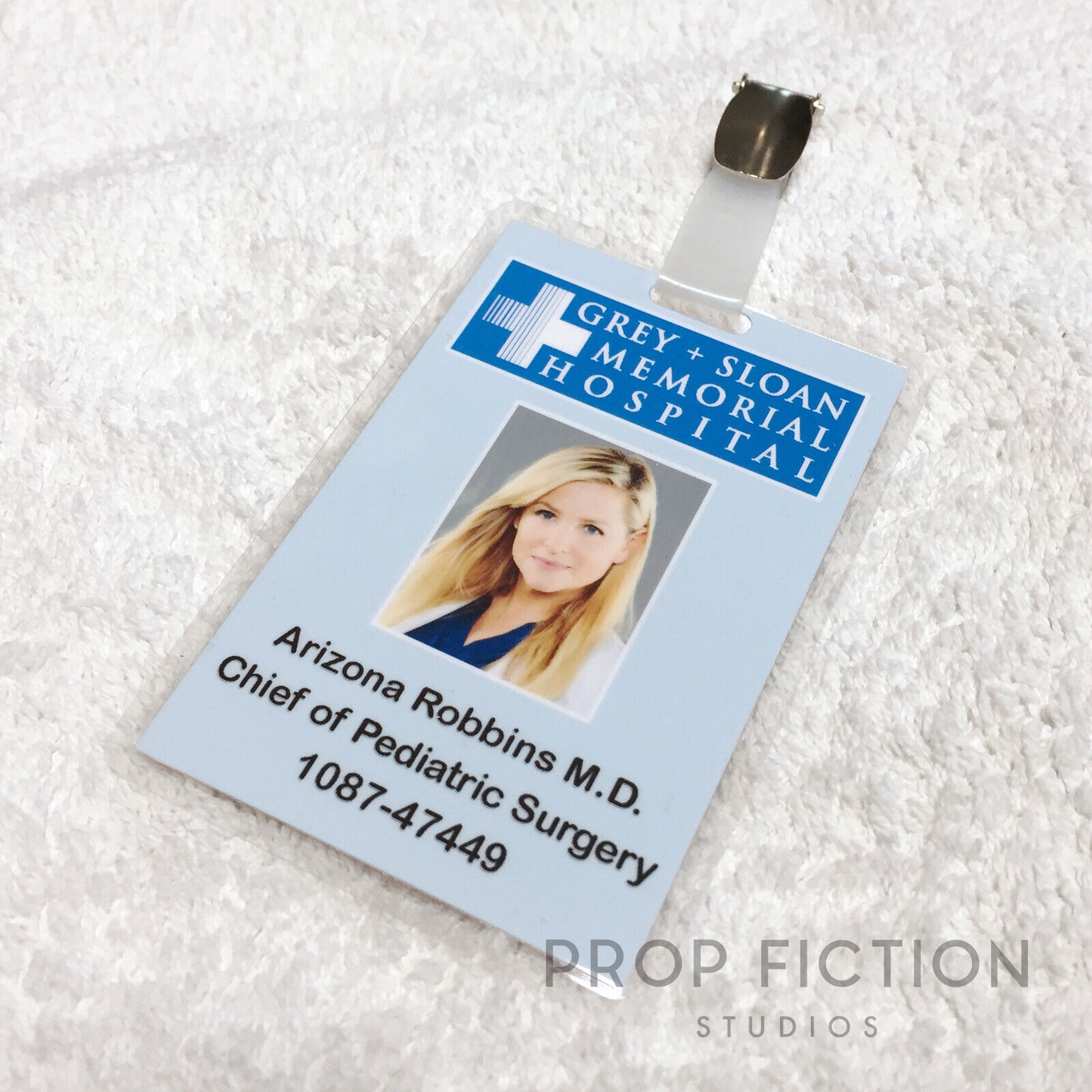 Grey’s Anatomy: Grey + Sloan Memorial Hospital Doctor Set / MD Clip-on ID Cards