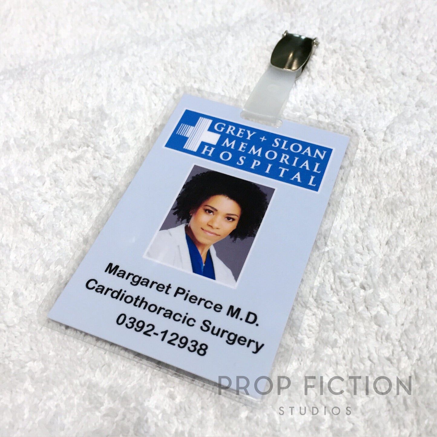 Grey’s Anatomy: Grey + Sloan Memorial Hospital Doctor Set / MD Clip-on ID Cards