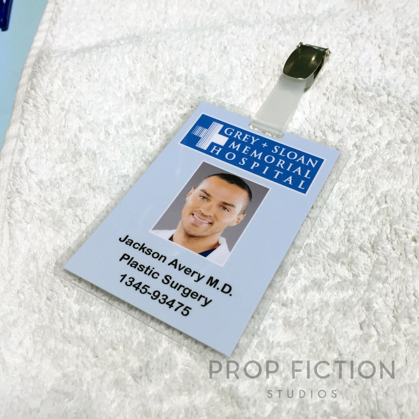 Grey’s Anatomy: Grey + Sloan Memorial Hospital Doctor Set / MD Clip-on ID Cards