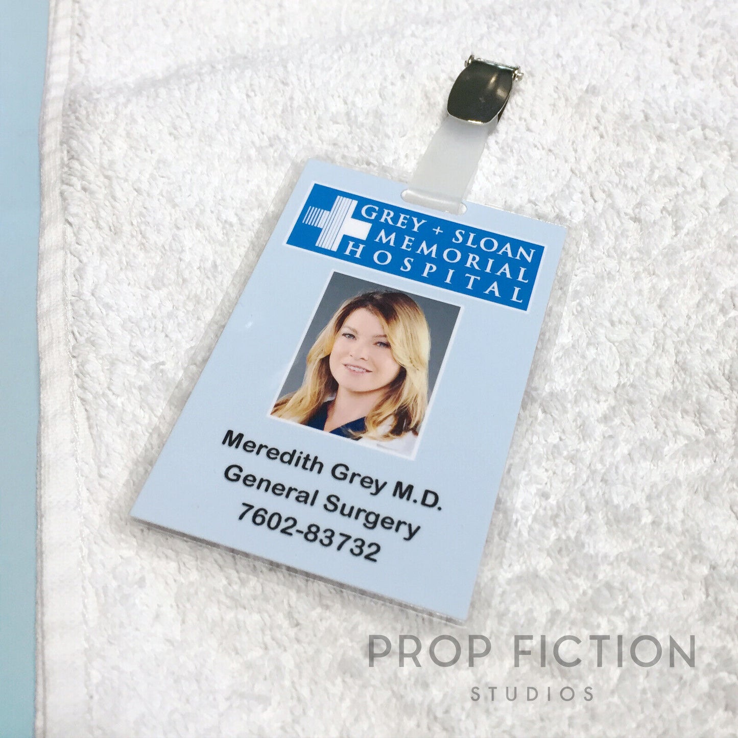 Grey’s Anatomy: Grey + Sloan Memorial Hospital Doctor Set / MD Clip-on ID Cards