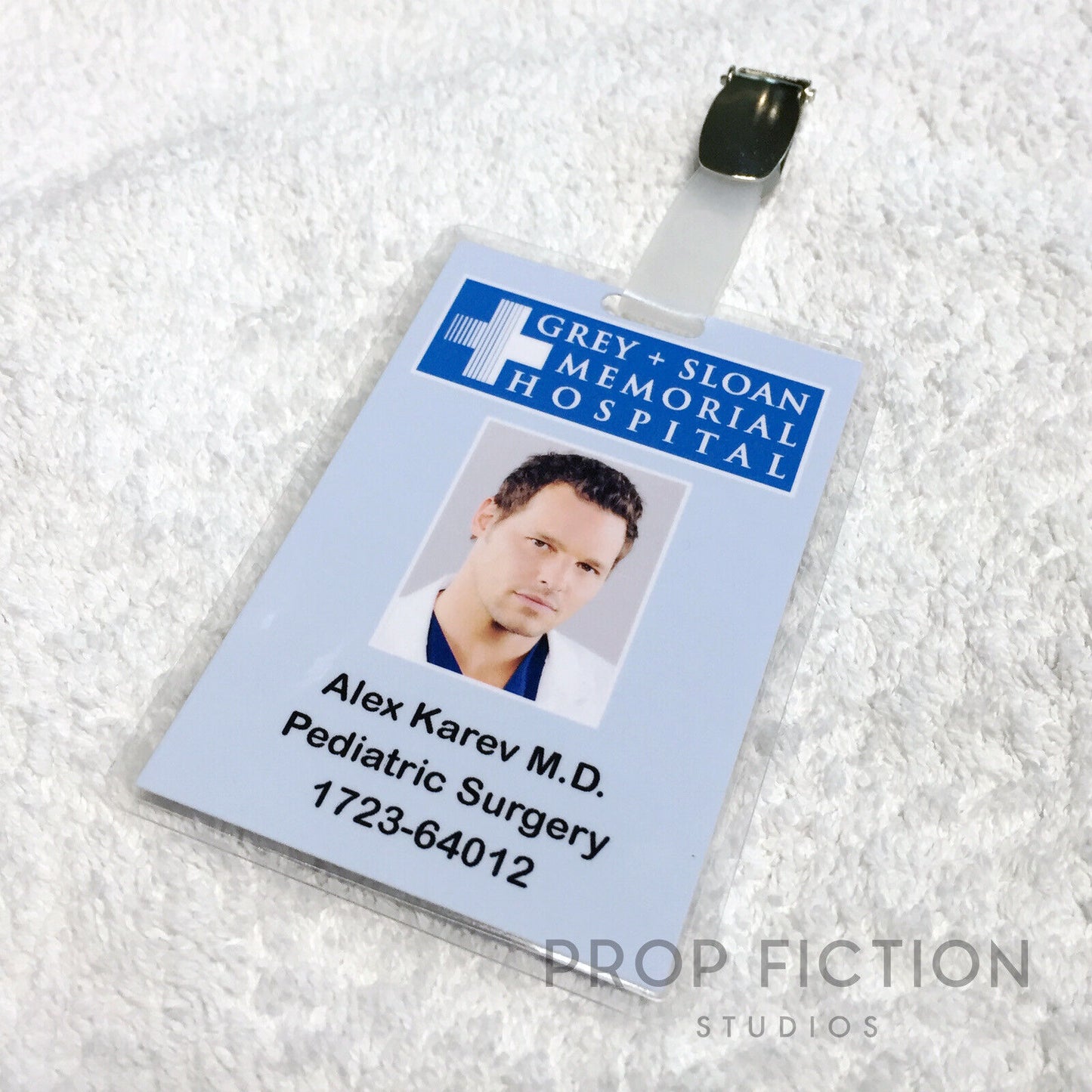 Grey’s Anatomy: Grey + Sloan Memorial Hospital Doctor Set / MD Clip-on ID Cards