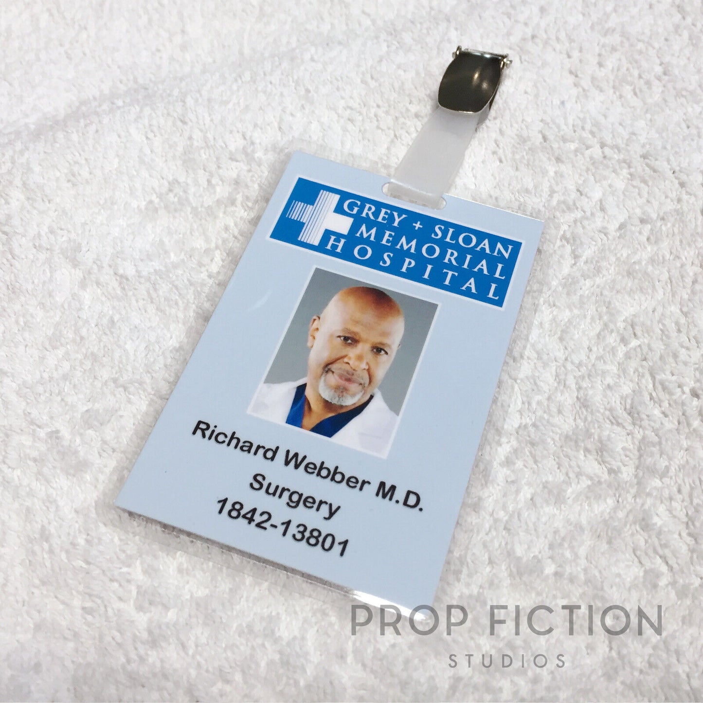 Grey’s Anatomy: Grey + Sloan Memorial Hospital Doctor Set / MD Clip-on ID Cards