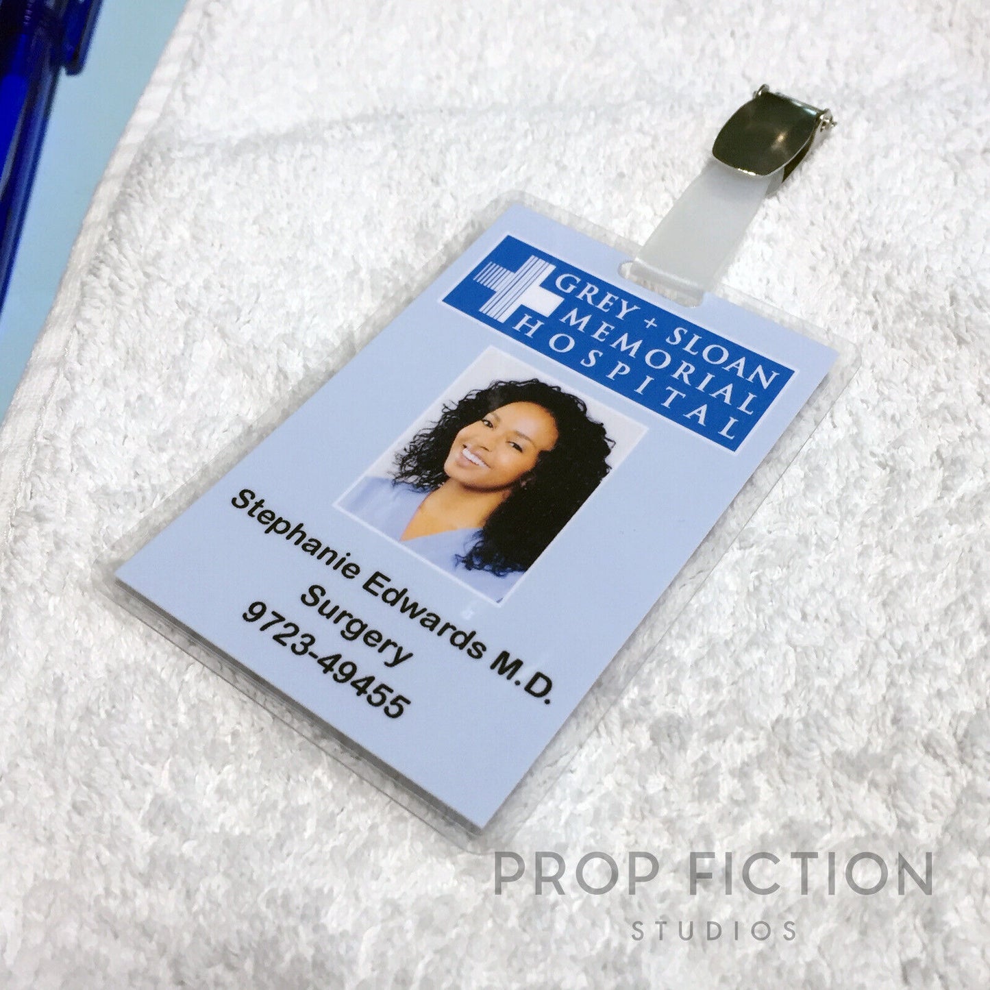 Grey’s Anatomy: Grey + Sloan Memorial Hospital Doctor Set / MD Clip-on ID Cards