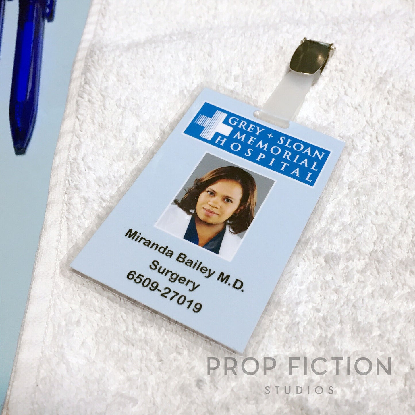 Grey’s Anatomy: Grey + Sloan Memorial Hospital Doctor Set / MD Clip-on ID Cards