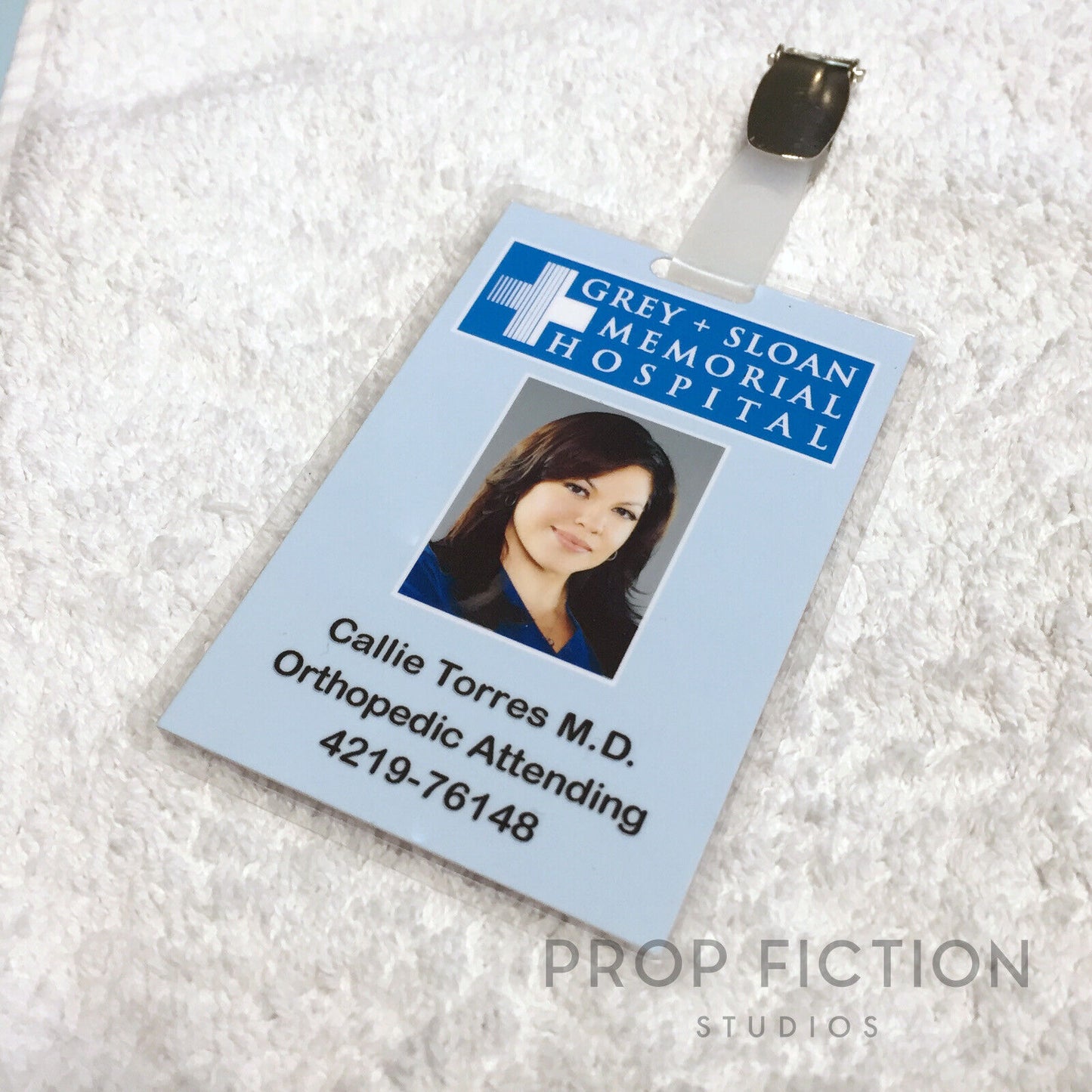 Grey’s Anatomy: Grey + Sloan Memorial Hospital Doctor Set / MD Clip-on ID Cards