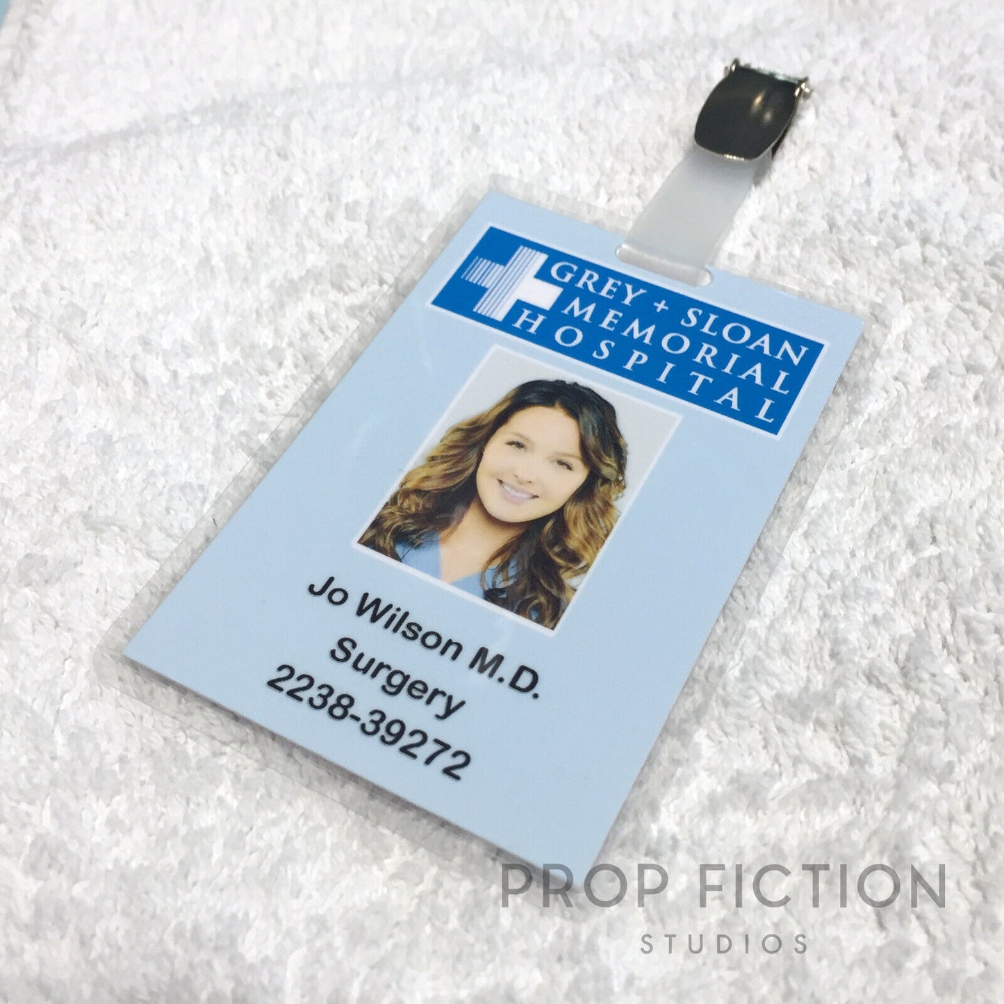 Grey’s Anatomy: Grey + Sloan Memorial Hospital Doctor Set / MD Clip-on ID Cards