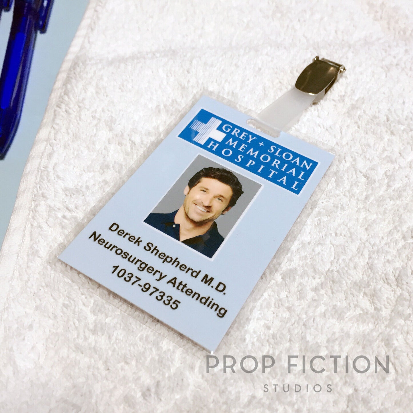 Grey’s Anatomy: Grey + Sloan Memorial Hospital Doctor Set / MD Clip-on ID Cards