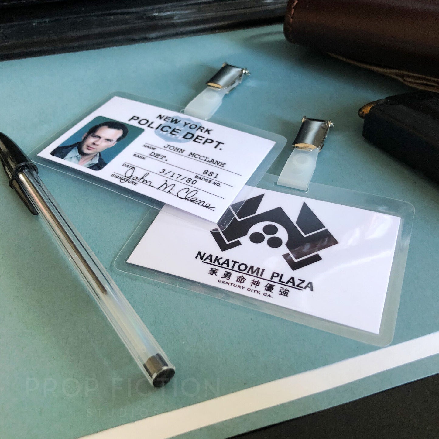 Die Hard: Prop John McClane Clip-on Detective ID & Nakatomi Plaza Visitor Pass