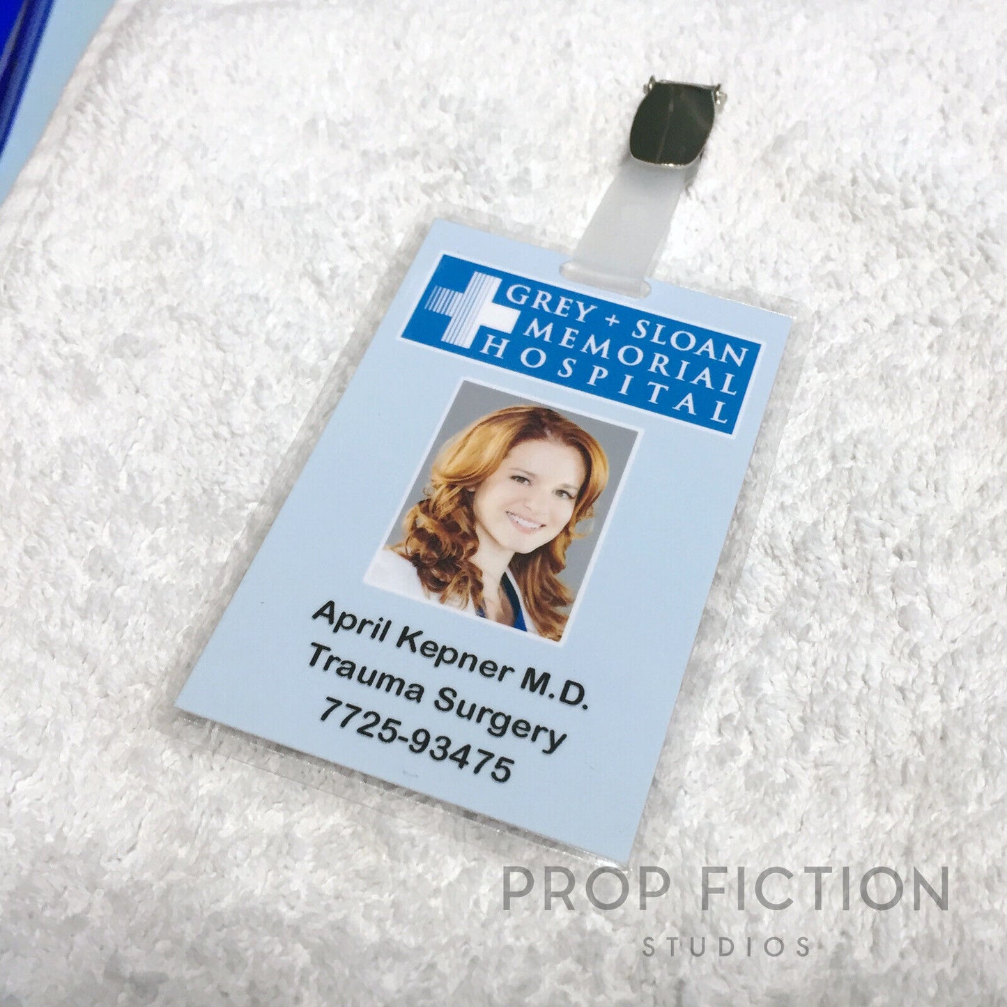 Grey’s Anatomy: Grey + Sloan Memorial Hospital Doctor Set / MD Clip-on ID Cards